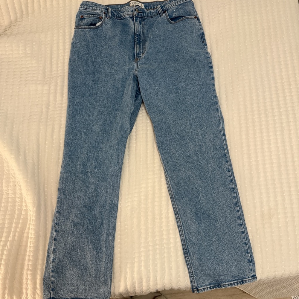 Women’s Abercrombie 90s straight ultra high rise jeans, size 16